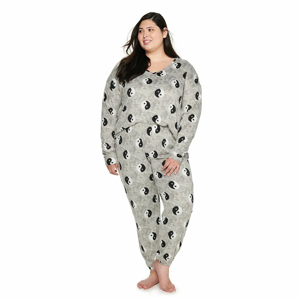 Juniors' Plus Size SO® Boxy Long Sleeve Pajama Top & Pajama Pants Set 12 Juniors' Plus Size SO® Boxy Long Sleeve Pajama Top & Pajama Pants Set - Image 10