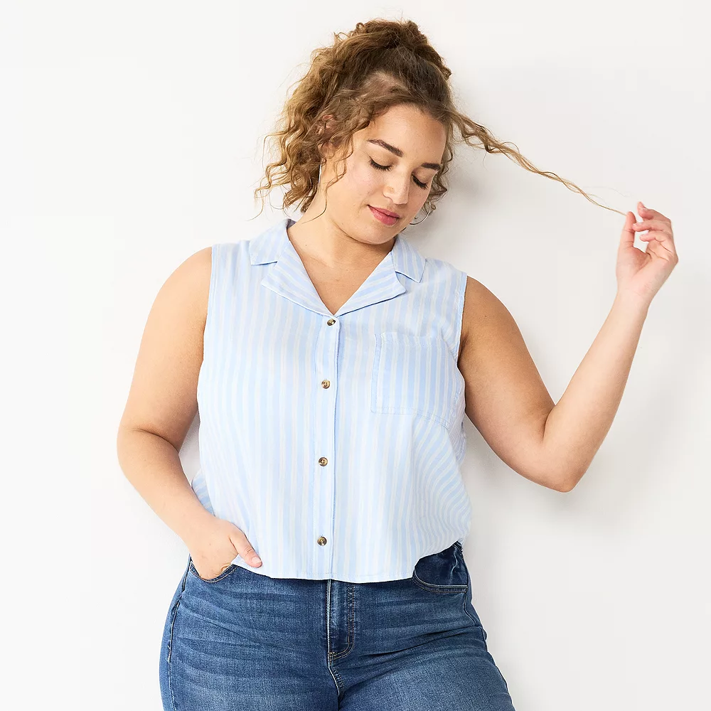 Juniors' Plus Size SO® Cropped Sleeveless Button Down Top 4 Juniors' Plus Size SO® Cropped Sleeveless Button Down Top - Image 2