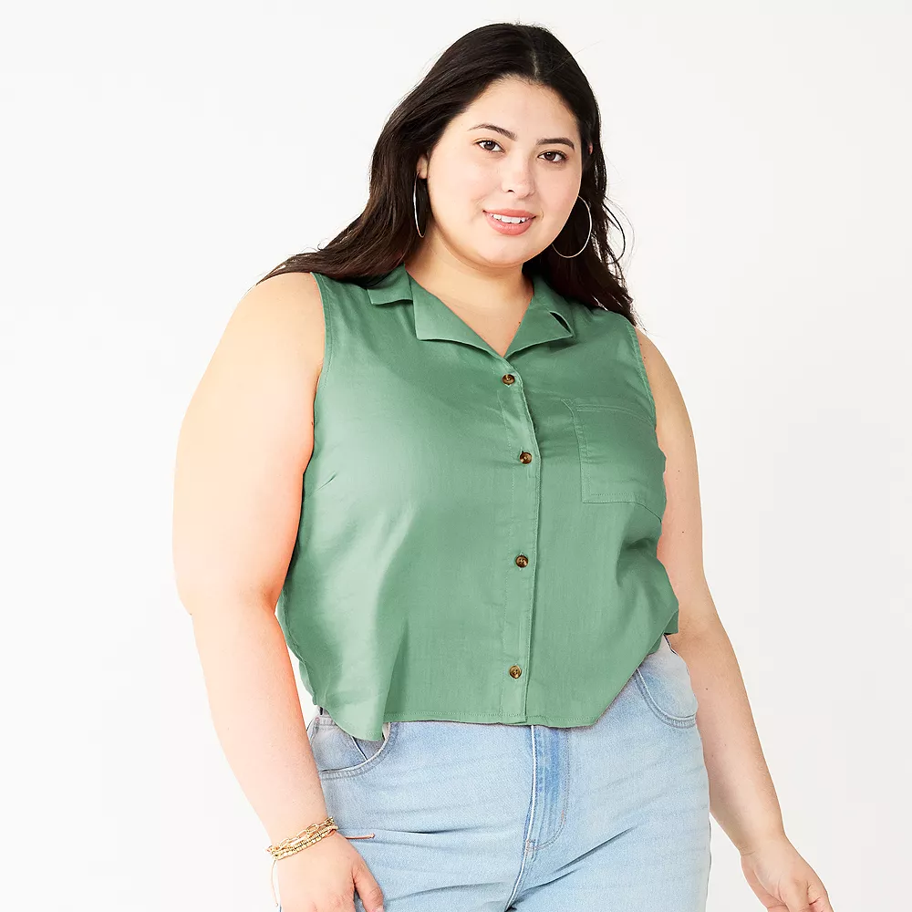 Juniors' Plus Size SO® Cropped Sleeveless Button Down Top 6 Juniors' Plus Size SO® Cropped Sleeveless Button Down Top - Image 4