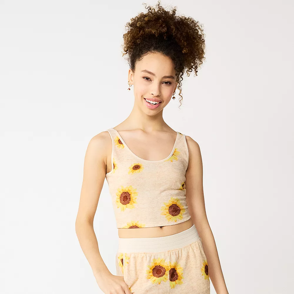 Juniors' SO® Cropped Towel Terry Scoop Neck Tank 7 Juniors' SO® Cropped Towel Terry Scoop Neck Tank - Image 5