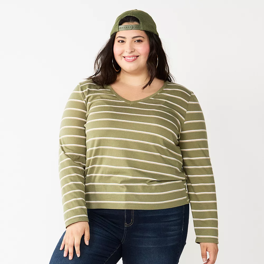 Juniors' Plus Size SO® Classic Long Sleeve V-Neck Top 4 Juniors' Plus Size SO® Classic Long Sleeve V-Neck Top - Image 2