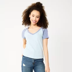 Juniors' SO® V-Neck Varsity Tee