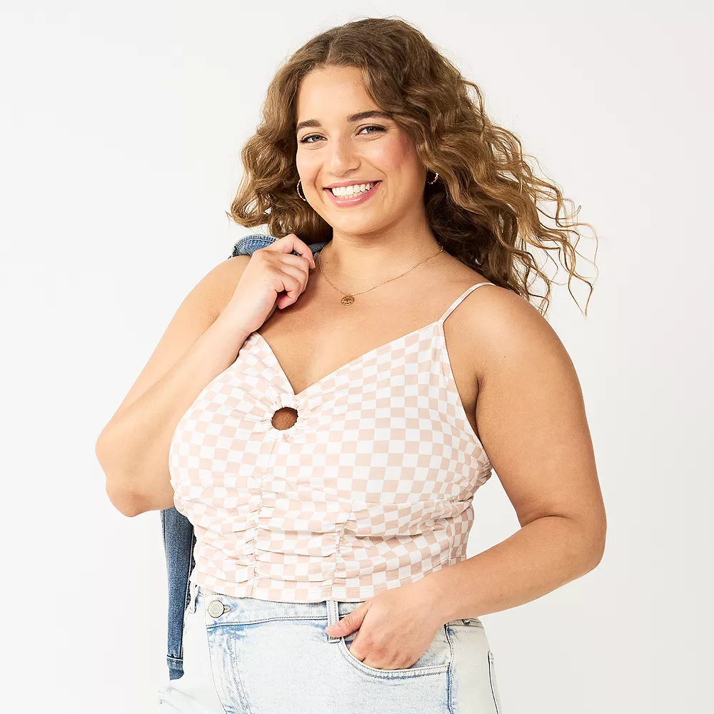 Juniors' Plus Size SO® Cropped Keyhole Tank 6 Juniors' Plus Size SO® Cropped Keyhole Tank - Image 4