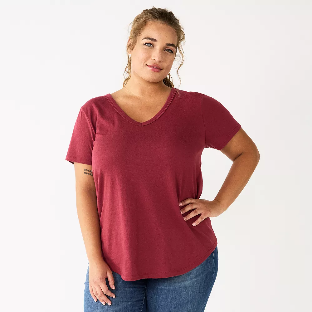Juniors' Plus Size SO® Short Sleeve V-Neck Core Tee 5 Juniors' Plus Size SO® Short Sleeve V-Neck Core Tee - Image 3