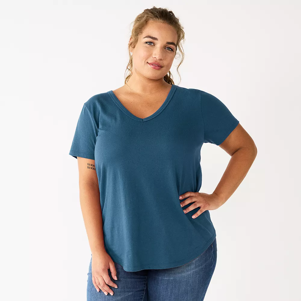 Juniors' Plus Size SO® Short Sleeve V-Neck Core Tee 7 Juniors' Plus Size SO® Short Sleeve V-Neck Core Tee - Image 5