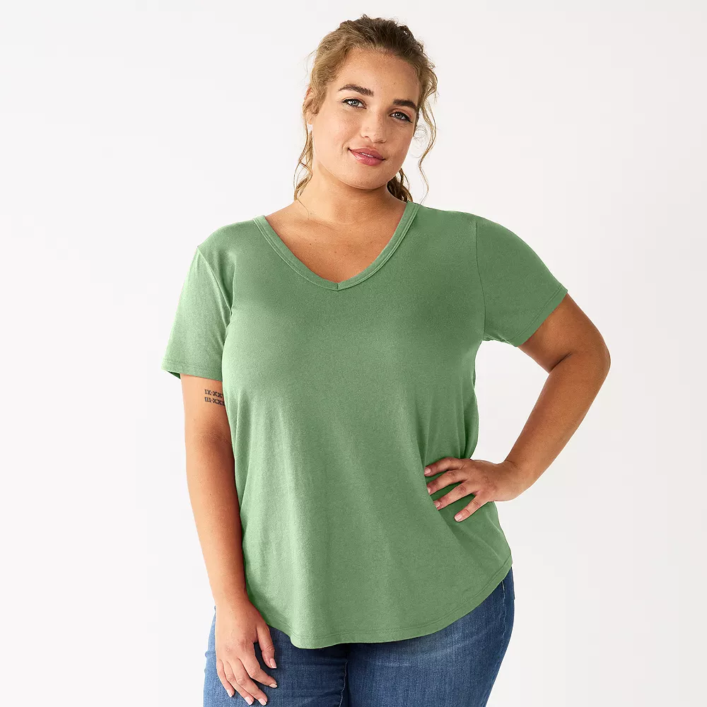 Juniors' Plus Size SO® Short Sleeve V-Neck Core Tee 10 Juniors' Plus Size SO® Short Sleeve V-Neck Core Tee - Image 8