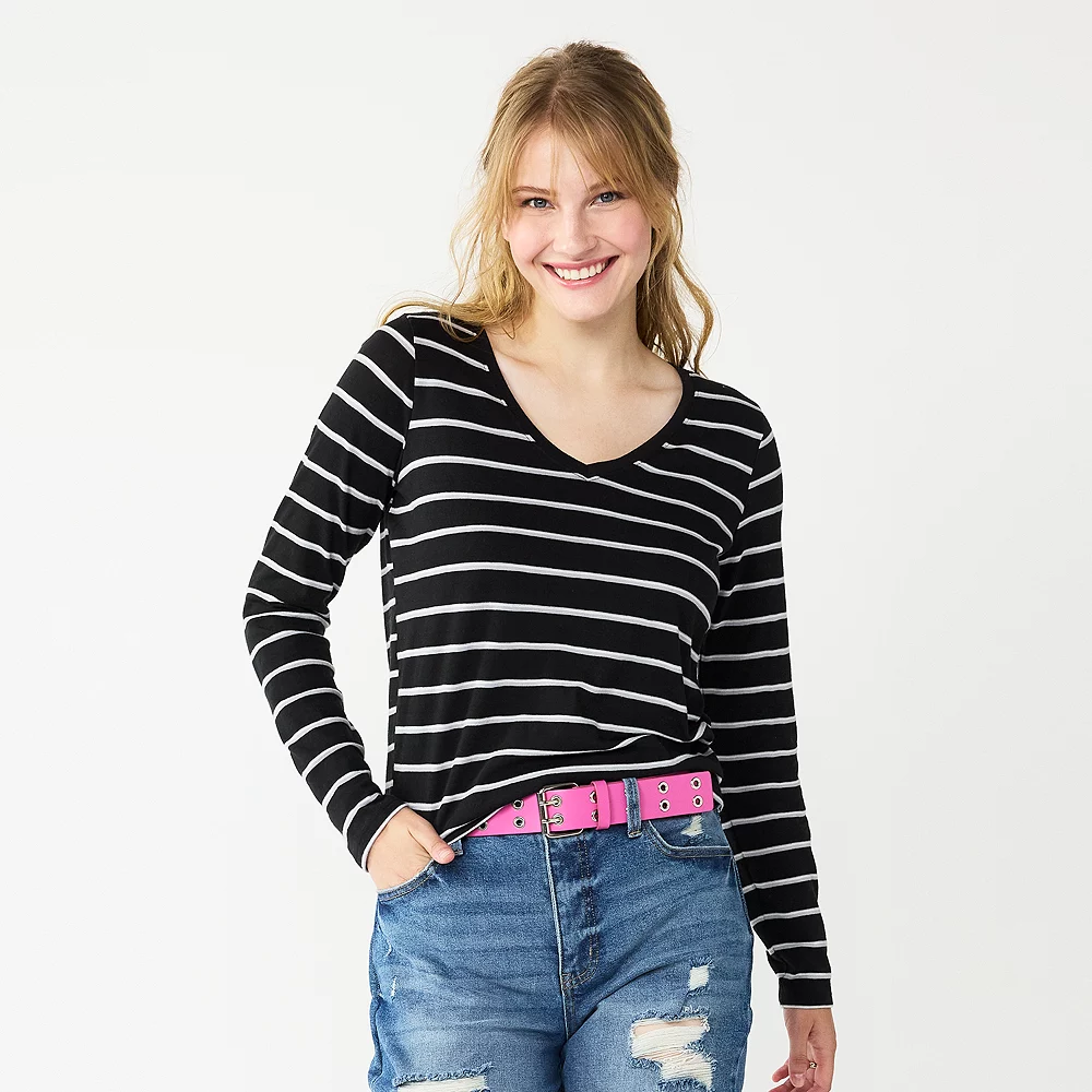 Juniors' SO® Essential V-Neck Long Sleeve Tee 20 Juniors' SO® Essential V-Neck Long Sleeve Tee - Image 18