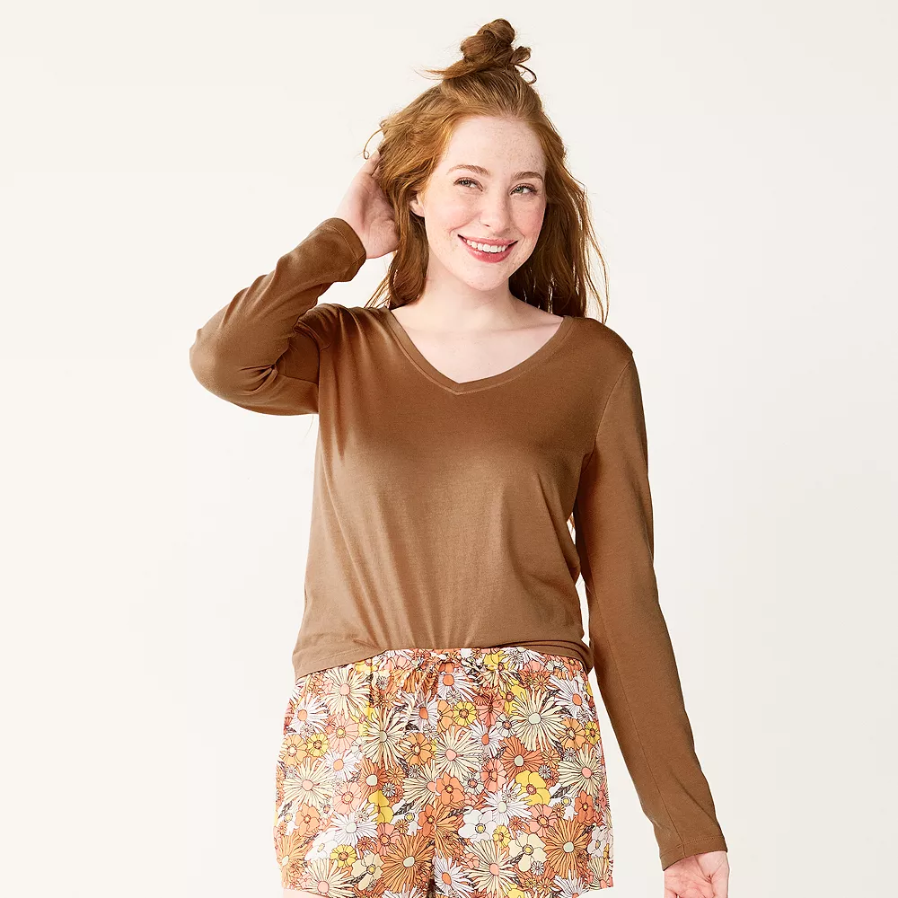 Juniors' SO® Essential V-Neck Long Sleeve Tee 16 Juniors' SO® Essential V-Neck Long Sleeve Tee - Image 14